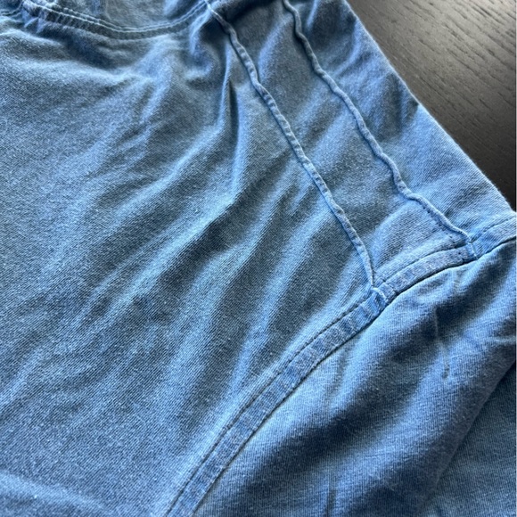 Mens long sleeve Guess t-shirt. - Picture 3 of 4